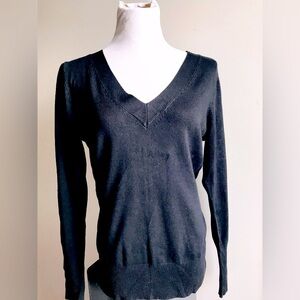 Attention brand.. Elegant Black V-Neck Sweater M